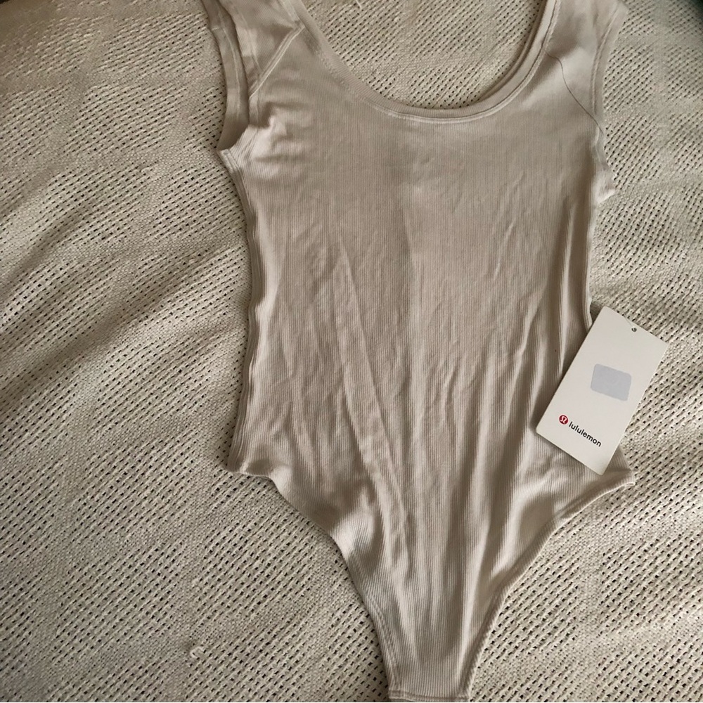 Lululemon LA Scoop Neck Bodysuit size 8